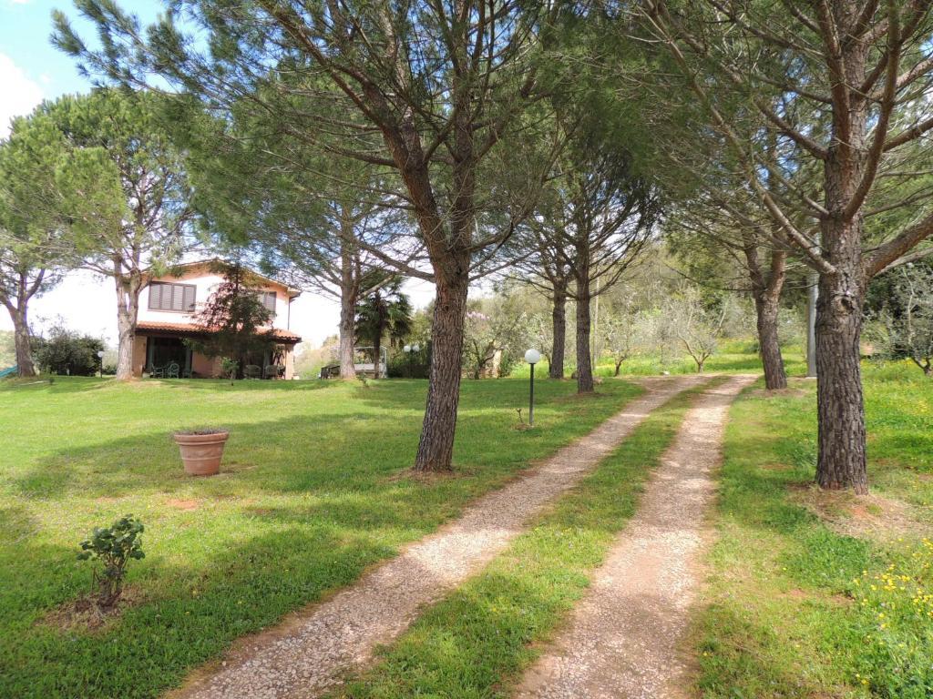 Agriturismo Podere Borgognano マッサ・マリッティマ エクステリア 写真